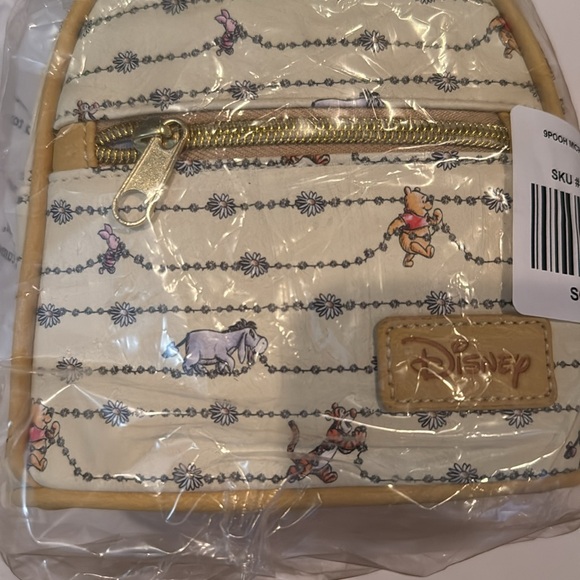 NWT Disney Winnie The Pooh Daisy Chains Micro Backpack - Picture 2 of 11